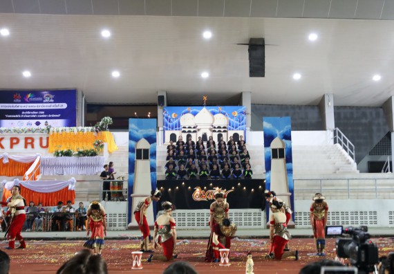 ภาพกิจกรรม  คณะวิทยาศาสตร์และเทคโนโลยี จัดโครงการส่งเสริมกีฬาสานสัมพันธ์ อนุรักษ์ ศิลปวัฒนธรรมและภูมิปัญญา กิจกรรมกีฬาสานสัมพันธ์ ปลาบึกเกมส์