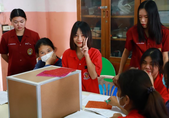 ภาพกิจกรรม  คณะวิทยาศาสตร์และเทคโนโลยี จัดค่ายวิทยาศาสตร์สัญจร ปีการศึกษา 2566  โรงเรียนนาบ่อคำวิทยาคม