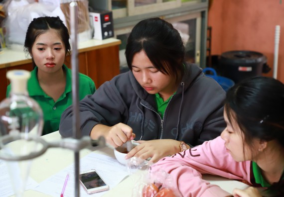 ภาพกิจกรรม  คณะวิทยาศาสตร์และเทคโนโลยี จัดค่ายวิทยาศาสตร์สัญจร ปีการศึกษา 2566  โรงเรียนนาบ่อคำวิทยาคม