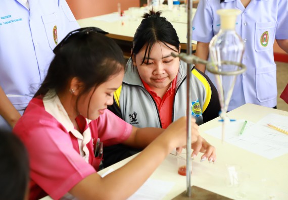 ภาพกิจกรรม  คณะวิทยาศาสตร์และเทคโนโลยี จัดค่ายวิทยาศาสตร์สัญจร ปีการศึกษา 2566  โรงเรียนนาบ่อคำวิทยาคม