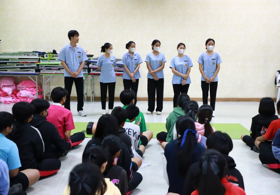 ภาพกิจกรรม  คณะวิทยาศาสตร์และเทคโนโลยี จัดค่ายวิทยาศาสตร์สัญจร ปีการศึกษา 2566  โรงเรียนนาบ่อคำวิทยาคม