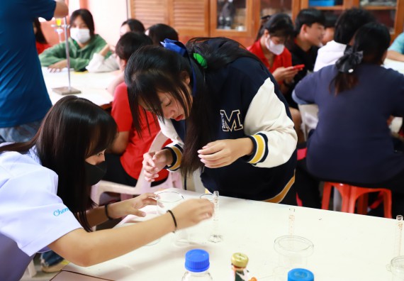 ภาพกิจกรรม  คณะวิทยาศาสตร์และเทคโนโลยี จัดค่ายวิทยาศาสตร์สัญจร ปีการศึกษา 2566  โรงเรียนนาบ่อคำวิทยาคม