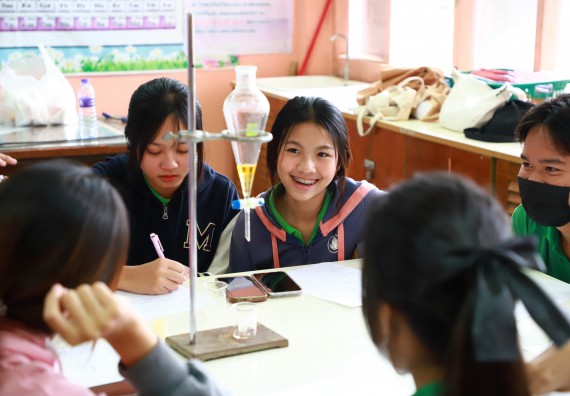 ภาพกิจกรรม  คณะวิทยาศาสตร์และเทคโนโลยี จัดค่ายวิทยาศาสตร์สัญจร ปีการศึกษา 2566  โรงเรียนนาบ่อคำวิทยาคม