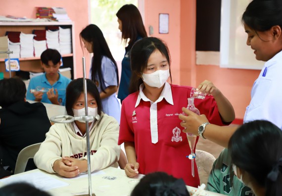 ภาพกิจกรรม  คณะวิทยาศาสตร์และเทคโนโลยี จัดค่ายวิทยาศาสตร์สัญจร ปีการศึกษา 2566  โรงเรียนนาบ่อคำวิทยาคม