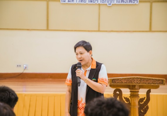 ภาพกิจกรรม  คณะวิทยาศาสตร์และเทคโนโลยี ร่วมกับโรงเรียนตากพิทยาคม จัดโครงการการจัดการเรียนการสอนวิชาวิทยาศาสตร์ คณิตศาสตร์ และคอมพิวเตอร์ โดยใช้ภาษาอังกฤษเป็นสื่อ (EIS: English for Integrated Studies)