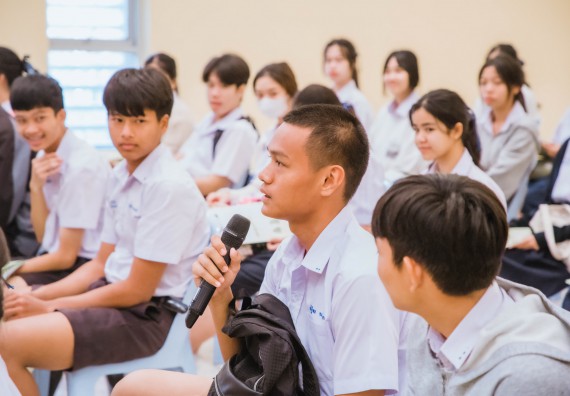ภาพกิจกรรม  คณะวิทยาศาสตร์และเทคโนโลยี ร่วมกับโรงเรียนตากพิทยาคม จัดโครงการการจัดการเรียนการสอนวิชาวิทยาศาสตร์ คณิตศาสตร์ และคอมพิวเตอร์ โดยใช้ภาษาอังกฤษเป็นสื่อ (EIS: English for Integrated Studies)
