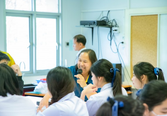 ภาพกิจกรรม  คณะวิทยาศาสตร์และเทคโนโลยี ร่วมกับโรงเรียนตากพิทยาคม จัดโครงการการจัดการเรียนการสอนวิชาวิทยาศาสตร์ คณิตศาสตร์ และคอมพิวเตอร์ โดยใช้ภาษาอังกฤษเป็นสื่อ (EIS: English for Integrated Studies)