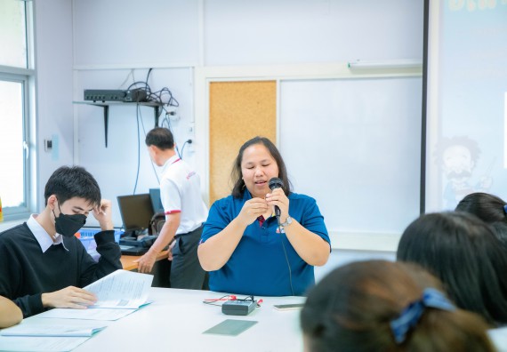 ภาพกิจกรรม  คณะวิทยาศาสตร์และเทคโนโลยี ร่วมกับโรงเรียนตากพิทยาคม จัดโครงการการจัดการเรียนการสอนวิชาวิทยาศาสตร์ คณิตศาสตร์ และคอมพิวเตอร์ โดยใช้ภาษาอังกฤษเป็นสื่อ (EIS: English for Integrated Studies)