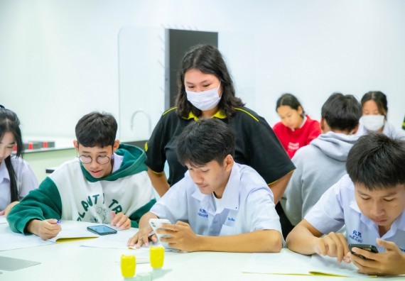 ภาพกิจกรรม  คณะวิทยาศาสตร์และเทคโนโลยี ร่วมกับโรงเรียนตากพิทยาคม จัดโครงการการจัดการเรียนการสอนวิชาวิทยาศาสตร์ คณิตศาสตร์ และคอมพิวเตอร์ โดยใช้ภาษาอังกฤษเป็นสื่อ (EIS: English for Integrated Studies)