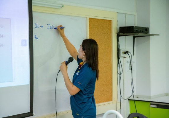 ภาพกิจกรรม  คณะวิทยาศาสตร์และเทคโนโลยี ร่วมกับโรงเรียนตากพิทยาคม จัดโครงการการจัดการเรียนการสอนวิชาวิทยาศาสตร์ คณิตศาสตร์ และคอมพิวเตอร์ โดยใช้ภาษาอังกฤษเป็นสื่อ (EIS: English for Integrated Studies)