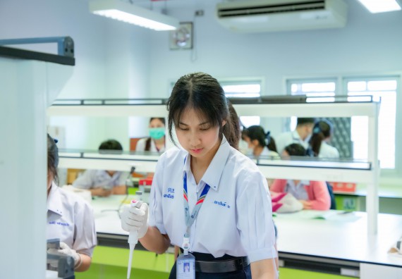 ภาพกิจกรรม  คณะวิทยาศาสตร์และเทคโนโลยี ร่วมกับโรงเรียนตากพิทยาคม จัดโครงการการจัดการเรียนการสอนวิชาวิทยาศาสตร์ คณิตศาสตร์ และคอมพิวเตอร์ โดยใช้ภาษาอังกฤษเป็นสื่อ (EIS: English for Integrated Studies)