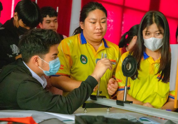 ภาพกิจกรรม  คณะวิทยาศาสตร์และเทคโนโลยี ร่วมกับโรงเรียนตากพิทยาคม จัดโครงการการจัดการเรียนการสอนวิชาวิทยาศาสตร์ คณิตศาสตร์ และคอมพิวเตอร์ โดยใช้ภาษาอังกฤษเป็นสื่อ (EIS: English for Integrated Studies)
