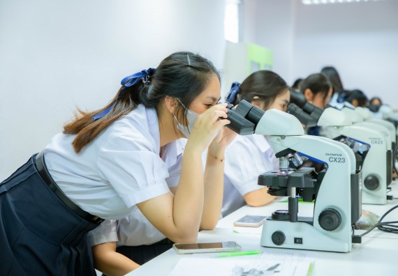 ภาพกิจกรรม  คณะวิทยาศาสตร์และเทคโนโลยี ร่วมกับโรงเรียนตากพิทยาคม จัดโครงการการจัดการเรียนการสอนวิชาวิทยาศาสตร์ คณิตศาสตร์ และคอมพิวเตอร์ โดยใช้ภาษาอังกฤษเป็นสื่อ (EIS: English for Integrated Studies)