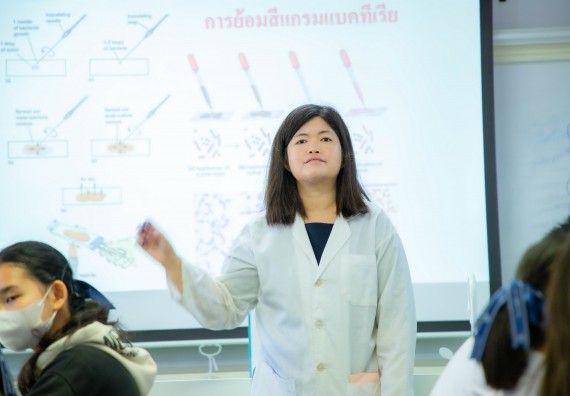 ภาพกิจกรรม  คณะวิทยาศาสตร์และเทคโนโลยี ร่วมกับโรงเรียนตากพิทยาคม จัดโครงการการจัดการเรียนการสอนวิชาวิทยาศาสตร์ คณิตศาสตร์ และคอมพิวเตอร์ โดยใช้ภาษาอังกฤษเป็นสื่อ (EIS: English for Integrated Studies)