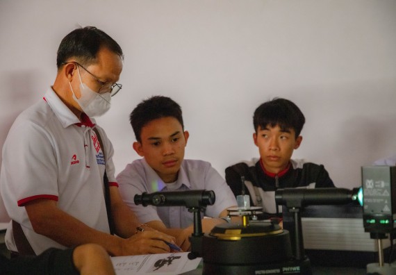 ภาพกิจกรรม  คณะวิทยาศาสตร์และเทคโนโลยี ร่วมกับโรงเรียนตากพิทยาคม จัดโครงการการจัดการเรียนการสอนวิชาวิทยาศาสตร์ คณิตศาสตร์ และคอมพิวเตอร์ โดยใช้ภาษาอังกฤษเป็นสื่อ (EIS: English for Integrated Studies)