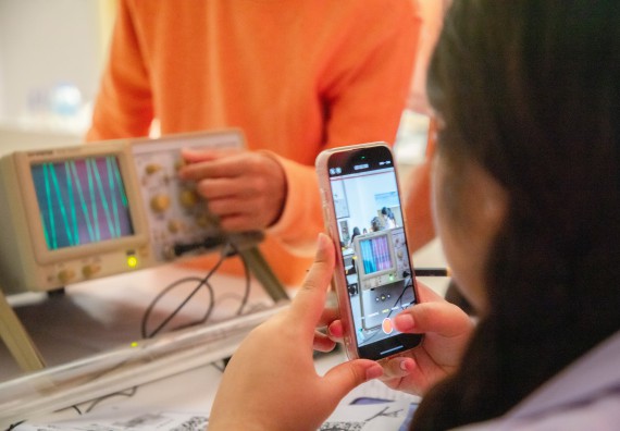 ภาพกิจกรรม  คณะวิทยาศาสตร์และเทคโนโลยี ร่วมกับโรงเรียนตากพิทยาคม จัดโครงการการจัดการเรียนการสอนวิชาวิทยาศาสตร์ คณิตศาสตร์ และคอมพิวเตอร์ โดยใช้ภาษาอังกฤษเป็นสื่อ (EIS: English for Integrated Studies)