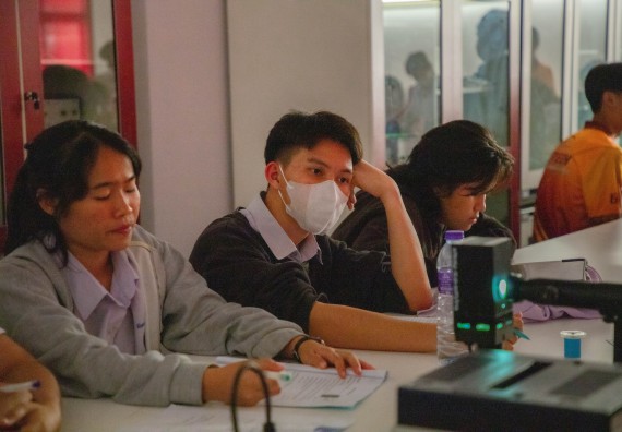 ภาพกิจกรรม  คณะวิทยาศาสตร์และเทคโนโลยี ร่วมกับโรงเรียนตากพิทยาคม จัดโครงการการจัดการเรียนการสอนวิชาวิทยาศาสตร์ คณิตศาสตร์ และคอมพิวเตอร์ โดยใช้ภาษาอังกฤษเป็นสื่อ (EIS: English for Integrated Studies)