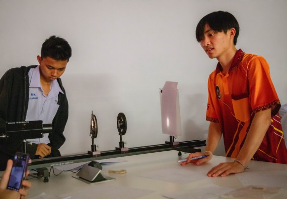 ภาพกิจกรรม  คณะวิทยาศาสตร์และเทคโนโลยี ร่วมกับโรงเรียนตากพิทยาคม จัดโครงการการจัดการเรียนการสอนวิชาวิทยาศาสตร์ คณิตศาสตร์ และคอมพิวเตอร์ โดยใช้ภาษาอังกฤษเป็นสื่อ (EIS: English for Integrated Studies)