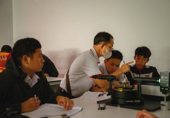 ภาพกิจกรรม  คณะวิทยาศาสตร์และเทคโนโลยี ร่วมกับโรงเรียนตากพิทยาคม จัดโครงการการจัดการเรียนการสอนวิชาวิทยาศาสตร์ คณิตศาสตร์ และคอมพิวเตอร์ โดยใช้ภาษาอังกฤษเป็นสื่อ (EIS: English for Integrated Studies)