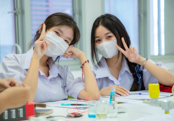 ภาพกิจกรรม  คณะวิทยาศาสตร์และเทคโนโลยี ร่วมกับโรงเรียนตากพิทยาคม จัดโครงการการจัดการเรียนการสอนวิชาวิทยาศาสตร์ คณิตศาสตร์ และคอมพิวเตอร์ โดยใช้ภาษาอังกฤษเป็นสื่อ (EIS: English for Integrated Studies)