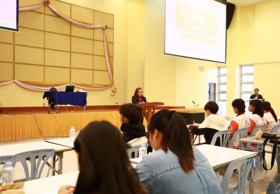 ภาพกิจกรรม   คณะวิทยาศาสตร์และเทคโนโลยี จัดกิจกรรมส่งเสริมสมรรถนะและทักษะด้านการใช้ภาษาอังกฤษสำหรับนักศึกษาคณะวิทยาศาสตร์และเทคโนโลยี 