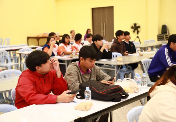 ภาพกิจกรรม   คณะวิทยาศาสตร์และเทคโนโลยี จัดกิจกรรมส่งเสริมสมรรถนะและทักษะด้านการใช้ภาษาอังกฤษสำหรับนักศึกษาคณะวิทยาศาสตร์และเทคโนโลยี 