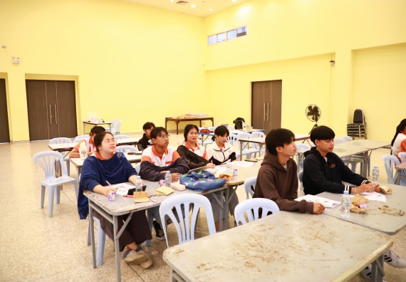 ภาพกิจกรรม   คณะวิทยาศาสตร์และเทคโนโลยี จัดกิจกรรมส่งเสริมสมรรถนะและทักษะด้านการใช้ภาษาอังกฤษสำหรับนักศึกษาคณะวิทยาศาสตร์และเทคโนโลยี 