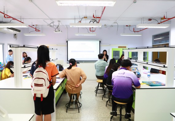 ภาพกิจกรรม  ศูนย์วิทยาศาสตร์และวิทยาศาสตร์ประยุกต์ จัดโครงการสัมมนาเชิงปฏิบัติการ PCR and Real-time PCR workflow Solution