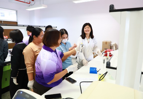 ภาพกิจกรรม  ศูนย์วิทยาศาสตร์และวิทยาศาสตร์ประยุกต์ จัดโครงการสัมมนาเชิงปฏิบัติการ PCR and Real-time PCR workflow Solution