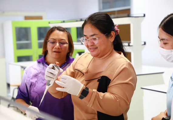 ภาพกิจกรรม  ศูนย์วิทยาศาสตร์และวิทยาศาสตร์ประยุกต์ จัดโครงการสัมมนาเชิงปฏิบัติการ PCR and Real-time PCR workflow Solution