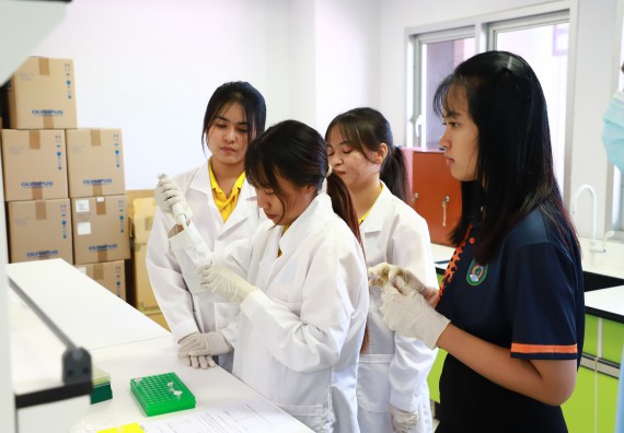 ภาพกิจกรรม  ศูนย์วิทยาศาสตร์และวิทยาศาสตร์ประยุกต์ จัดโครงการสัมมนาเชิงปฏิบัติการ PCR and Real-time PCR workflow Solution