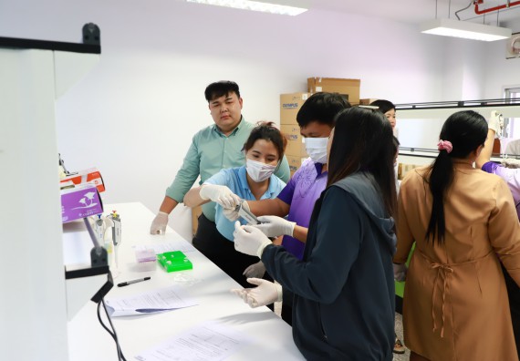 ภาพกิจกรรม  ศูนย์วิทยาศาสตร์และวิทยาศาสตร์ประยุกต์ จัดโครงการสัมมนาเชิงปฏิบัติการ PCR and Real-time PCR workflow Solution