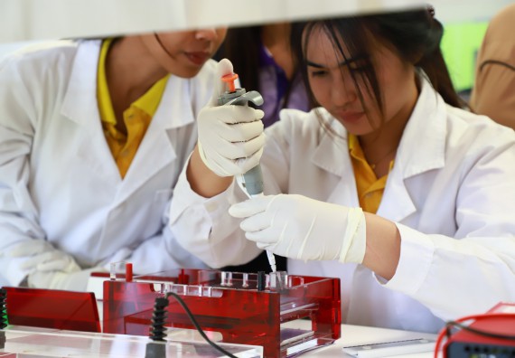 ภาพกิจกรรม  ศูนย์วิทยาศาสตร์และวิทยาศาสตร์ประยุกต์ จัดโครงการสัมมนาเชิงปฏิบัติการ PCR and Real-time PCR workflow Solution