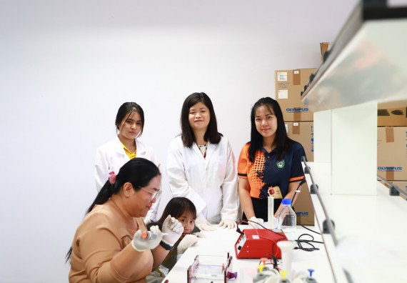 ภาพกิจกรรม  ศูนย์วิทยาศาสตร์และวิทยาศาสตร์ประยุกต์ จัดโครงการสัมมนาเชิงปฏิบัติการ PCR and Real-time PCR workflow Solution