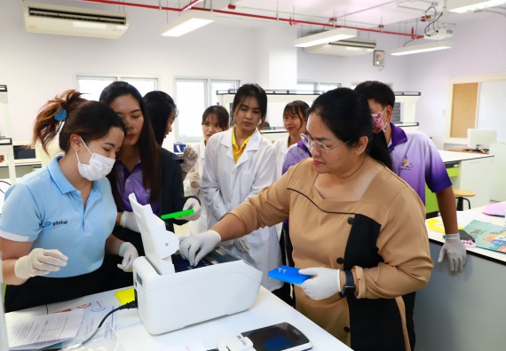 ภาพกิจกรรม  ศูนย์วิทยาศาสตร์และวิทยาศาสตร์ประยุกต์ จัดโครงการสัมมนาเชิงปฏิบัติการ PCR and Real-time PCR workflow Solution