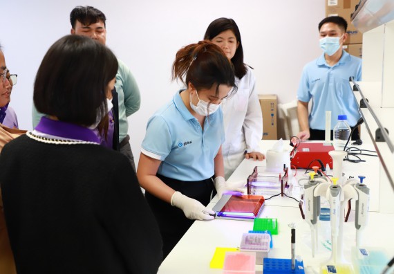 ภาพกิจกรรม  ศูนย์วิทยาศาสตร์และวิทยาศาสตร์ประยุกต์ จัดโครงการสัมมนาเชิงปฏิบัติการ PCR and Real-time PCR workflow Solution