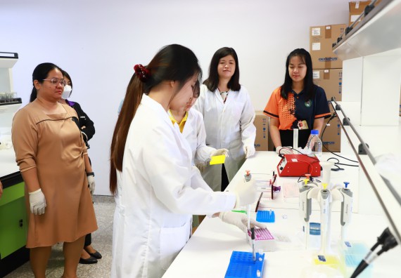 ภาพกิจกรรม  ศูนย์วิทยาศาสตร์และวิทยาศาสตร์ประยุกต์ จัดโครงการสัมมนาเชิงปฏิบัติการ PCR and Real-time PCR workflow Solution
