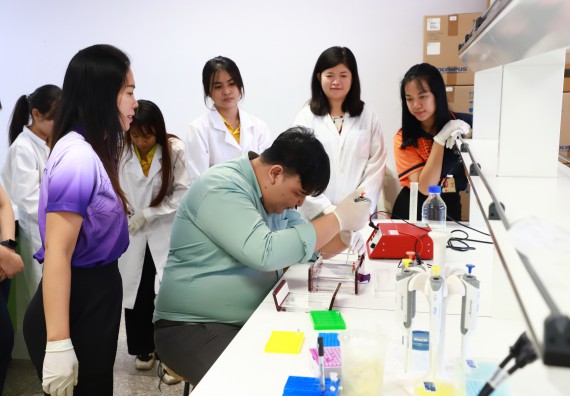 ภาพกิจกรรม  ศูนย์วิทยาศาสตร์และวิทยาศาสตร์ประยุกต์ จัดโครงการสัมมนาเชิงปฏิบัติการ PCR and Real-time PCR workflow Solution