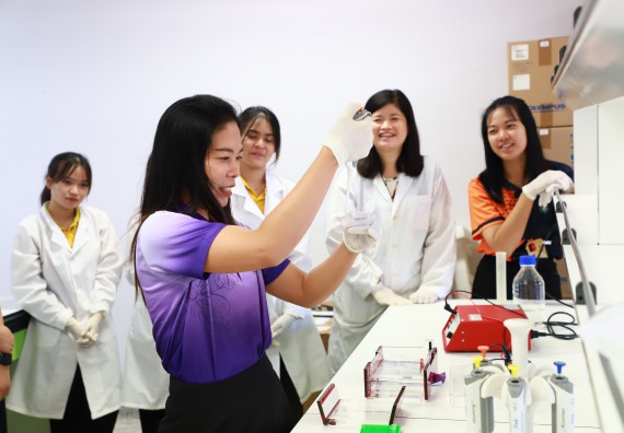 ภาพกิจกรรม  ศูนย์วิทยาศาสตร์และวิทยาศาสตร์ประยุกต์ จัดโครงการสัมมนาเชิงปฏิบัติการ PCR and Real-time PCR workflow Solution