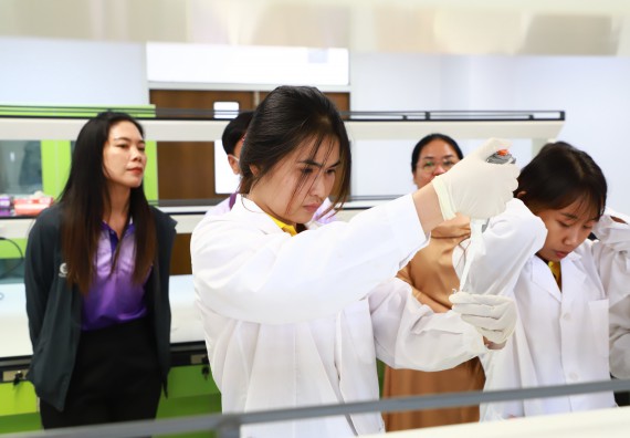 ภาพกิจกรรม  ศูนย์วิทยาศาสตร์และวิทยาศาสตร์ประยุกต์ จัดโครงการสัมมนาเชิงปฏิบัติการ PCR and Real-time PCR workflow Solution