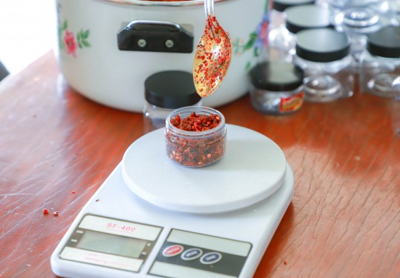 ภาพกิจกรรม  คณะวิทยาศาสตร์และเทคโนโลยี จัดกิจกรรมพัฒนาบรรจุภัณฑ์น้ำพริกโบราณ