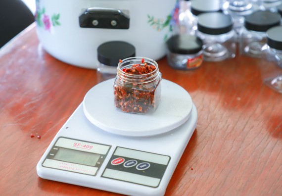 ภาพกิจกรรม  คณะวิทยาศาสตร์และเทคโนโลยี จัดกิจกรรมพัฒนาบรรจุภัณฑ์น้ำพริกโบราณ