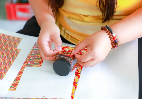 ภาพกิจกรรม  คณะวิทยาศาสตร์และเทคโนโลยี จัดกิจกรรมพัฒนาบรรจุภัณฑ์น้ำพริกโบราณ