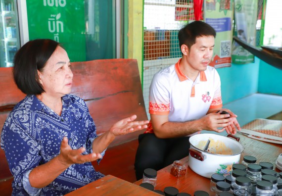 ภาพกิจกรรม  คณะวิทยาศาสตร์และเทคโนโลยี จัดกิจกรรมพัฒนาบรรจุภัณฑ์น้ำพริกโบราณ