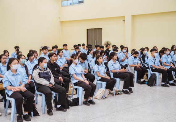 ภาพกิจกรรม   คณะวิทยาศาสตร์และเทคโนโลยี มหาวิทยาลัยราชภัฏกำแพงเพชร ร่วมกับโรงเรียนตากพิทยาคม กำหนดจัดกิจกรรมสร้างเสริมทักษะกระบวนการทางวิทยาศาสตร์สู่มาตรฐานสากล