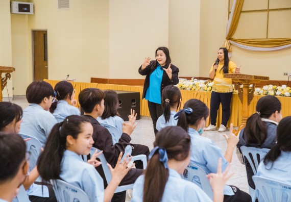 ภาพกิจกรรม   คณะวิทยาศาสตร์และเทคโนโลยี มหาวิทยาลัยราชภัฏกำแพงเพชร ร่วมกับโรงเรียนตากพิทยาคม กำหนดจัดกิจกรรมสร้างเสริมทักษะกระบวนการทางวิทยาศาสตร์สู่มาตรฐานสากล