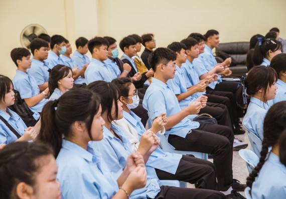 ภาพกิจกรรม   คณะวิทยาศาสตร์และเทคโนโลยี มหาวิทยาลัยราชภัฏกำแพงเพชร ร่วมกับโรงเรียนตากพิทยาคม กำหนดจัดกิจกรรมสร้างเสริมทักษะกระบวนการทางวิทยาศาสตร์สู่มาตรฐานสากล