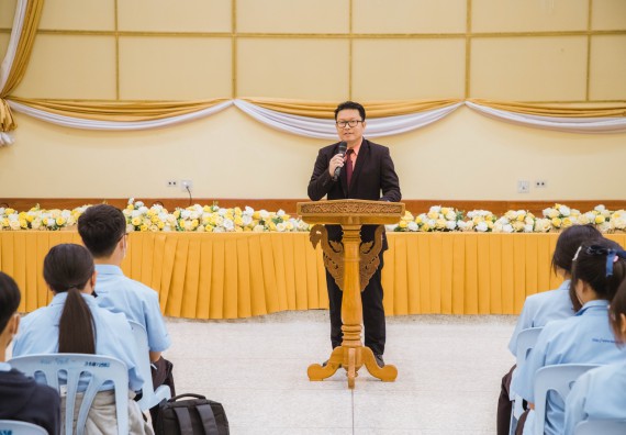 ภาพกิจกรรม   คณะวิทยาศาสตร์และเทคโนโลยี มหาวิทยาลัยราชภัฏกำแพงเพชร ร่วมกับโรงเรียนตากพิทยาคม กำหนดจัดกิจกรรมสร้างเสริมทักษะกระบวนการทางวิทยาศาสตร์สู่มาตรฐานสากล