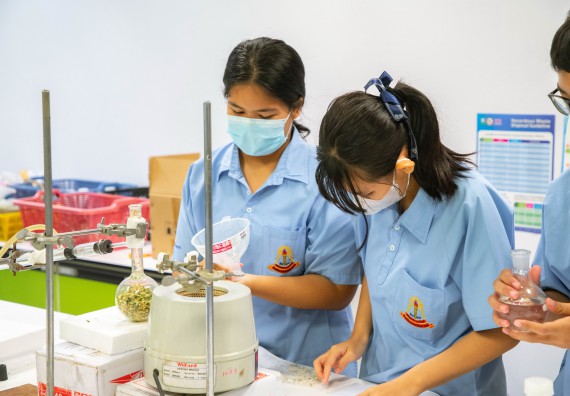 ภาพกิจกรรม   คณะวิทยาศาสตร์และเทคโนโลยี มหาวิทยาลัยราชภัฏกำแพงเพชร ร่วมกับโรงเรียนตากพิทยาคม กำหนดจัดกิจกรรมสร้างเสริมทักษะกระบวนการทางวิทยาศาสตร์สู่มาตรฐานสากล