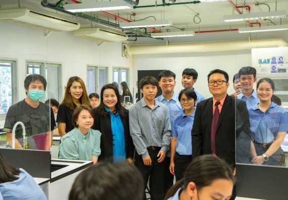 ภาพกิจกรรม   คณะวิทยาศาสตร์และเทคโนโลยี มหาวิทยาลัยราชภัฏกำแพงเพชร ร่วมกับโรงเรียนตากพิทยาคม กำหนดจัดกิจกรรมสร้างเสริมทักษะกระบวนการทางวิทยาศาสตร์สู่มาตรฐานสากล